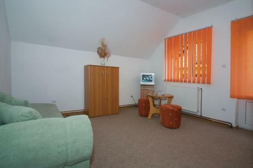 Hostal Pension Piatra Craiului
