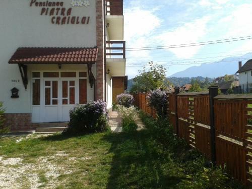 Hostal Pension Piatra Craiului