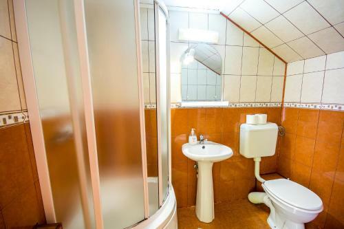 Hostal Pensiunea Iozefina