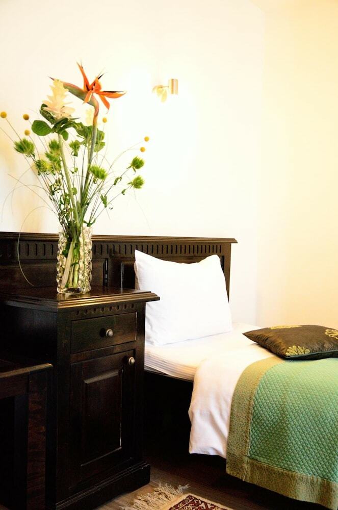 Hostal Pension Belleville