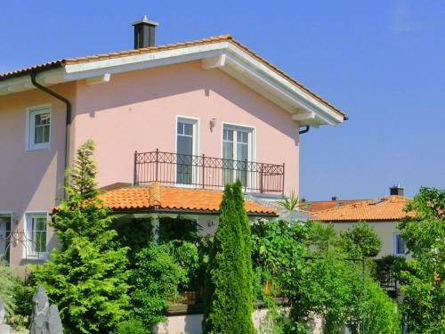 Charming Apartment In Deggendorf Bavaria With Terrace