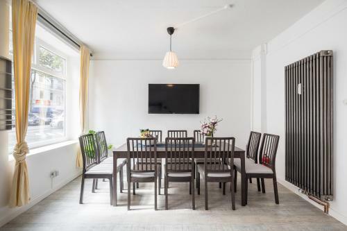 Spacious Apartment With 2 Bedrooms