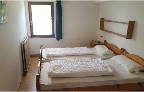 Four-bedroom Apartment In Hedwigenkoog
