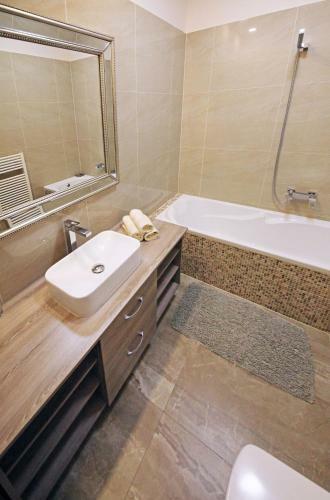Hostal Penzion A Restaurace Star� Roudn�