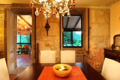 Amil Villa Sleeps 10 Pool Wifi