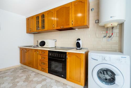 Sunny Apartment Descalzas