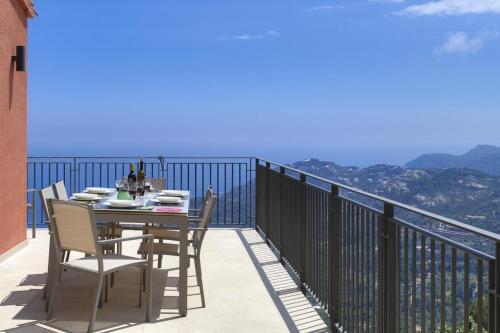 Begur Villa Sleeps 10 With Pool Air Con And Wifi