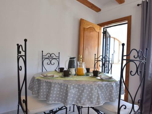 Charming Villa For 9 People Distributed Over 2 Floors, Private Pool