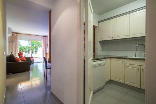 Calella de Palafrugell Apartment Sleeps 6 Air Con