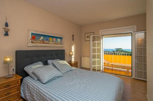 Calella de Palafrugell Holiday Home Sleeps 8 With Pool