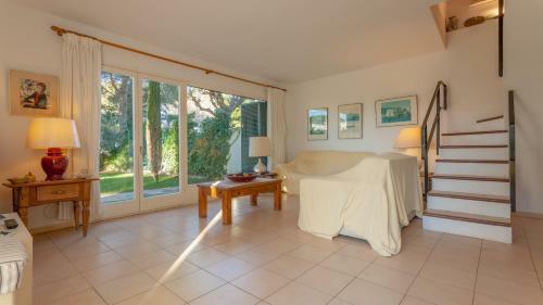 Calella de Palafrugell Holiday Home Sleeps 6