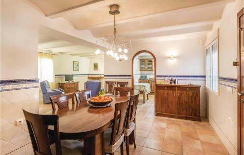 Five-bedroom Holiday Home In Callosa D'en Sarria