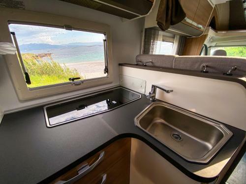 Vive A Pie de Playa Autocaravana de Lujo