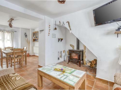 Comfy Holiday Home In Carcabuey With Patio
