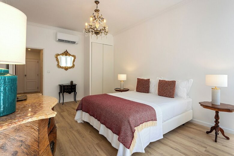 54 Santa Catarina Apartments
