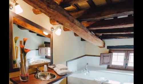 Castelltercol Villa Sleeps 19 With Pool