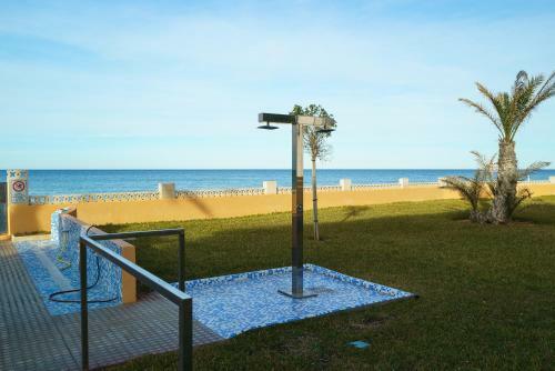 Luxury 3-bed Apartment On The First Beach Line