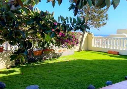 Luxuary Front Line 2-bed Villa In El Medano