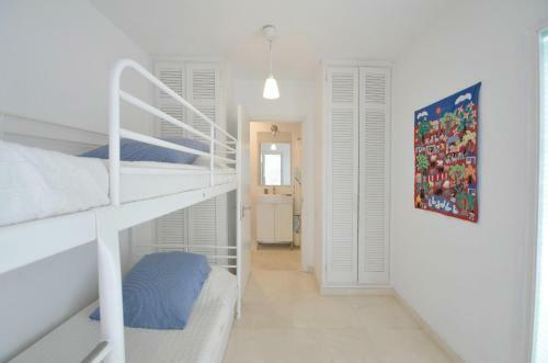 Fornells de La Selva Apartment Sleeps 4 With Pool