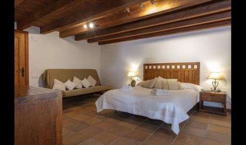 Gironella Villa Sleeps 11 With Pool