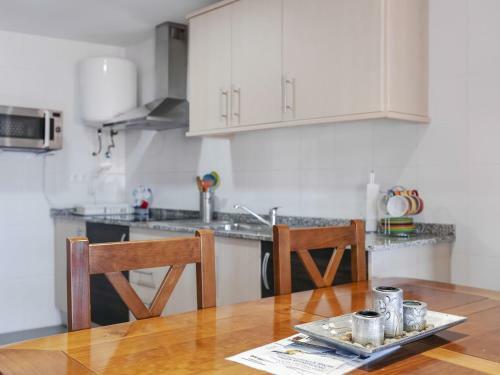 Voguish Apartment In Gudar With Heating
