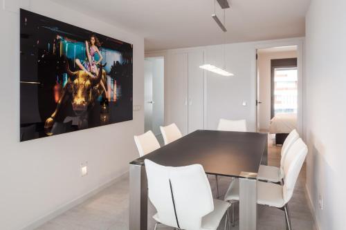 5 Star 3 Bedroom Apartment White Angel