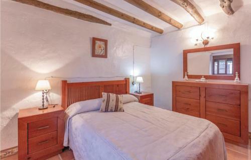 Eight-bedroom Holiday Home In Iznajar