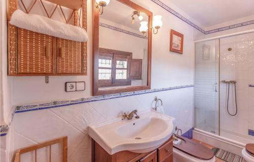 Eight-bedroom Holiday Home In Iznajar
