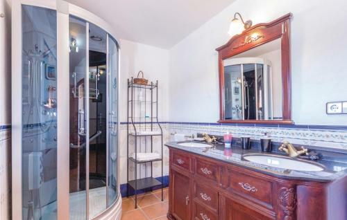 Eight-bedroom Holiday Home In Iznajar