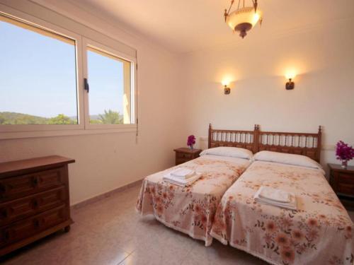 Javea Villa Sleeps 11 With Pool And Wifi