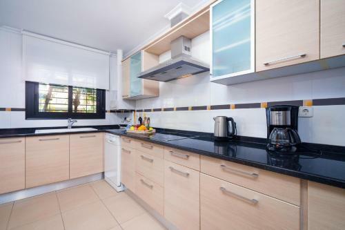 Xabia Apartment Sleeps 6 Pool Air Con Wifi
