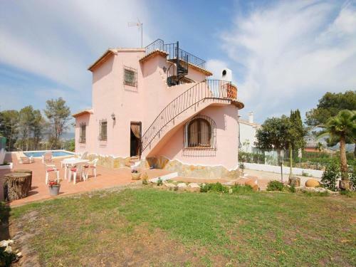 Javea Villa Sleeps 15 With Pool And Wifi