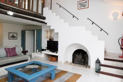 Cozy Golf Villa In Cascais
