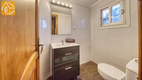 Lloret de Mar Villa Sleeps 14 Pool Wifi