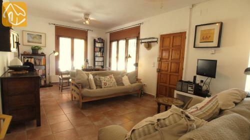 Caules Villa Sleeps 6 Pool Wifi