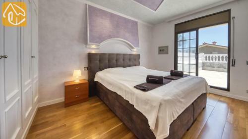 Lloret de Mar Villa Sleeps 12 Pool Wifi