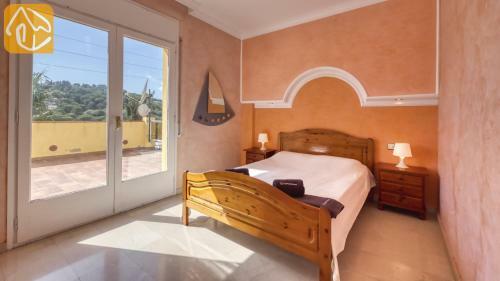 Lloret de Mar Villa Sleeps 8 Pool Wifi