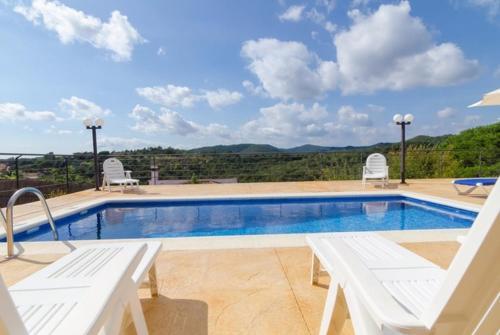 Lloret de Mar Villa Sleeps 8 Pool Air Con Wifi