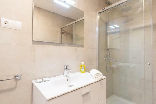 Urbe10 Atarazanas 2 Bedrooms Apartment