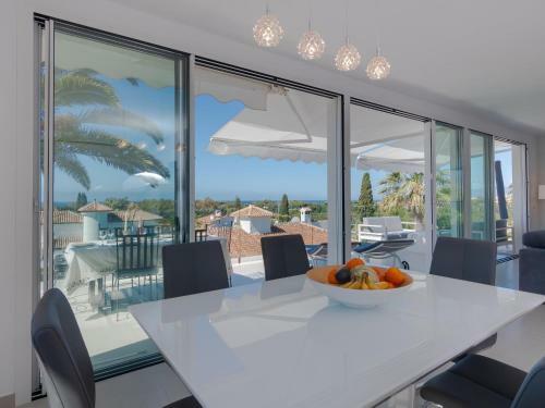 7003 Beautiful Villa Refurbished With Pool, Garden