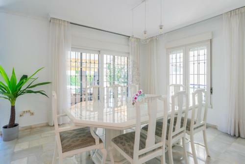 Marbella Center Villa By Dahlia Group