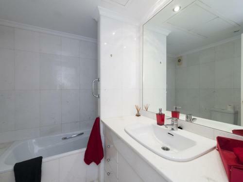 Apartamento de 2 Dormitorios En Las Gaviotas - Puerto Ban�s