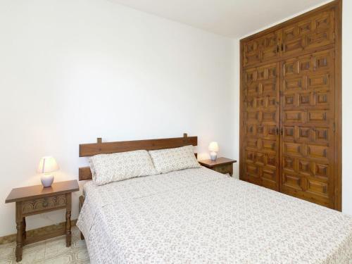 Small Building With 4 Apartments Close To The Beach