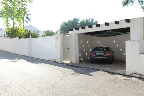 Moraira Villa Sleeps 4 With Pool Air Con And Wifi