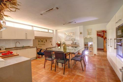 Nigran Villa Sleeps 11 Pool Wifi