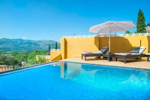 Orba Villa Sleeps 8 Pool Air Con Wifi