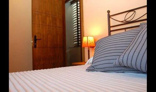 Perafita Villa Sleeps 5 With Pool And Air Con