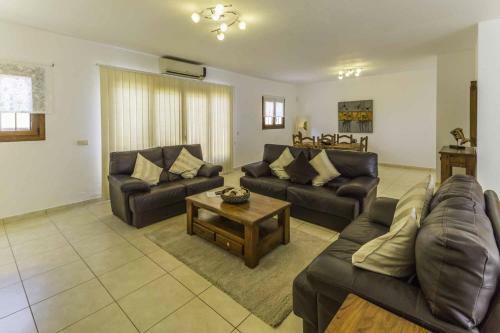 Villa Azure - Lh122 By Villas Now Ltd