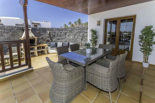 Villa Azure - Lh122 By Villas Now Ltd
