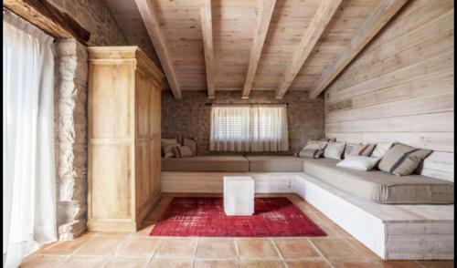 Sant Bartomeu Del Grau Villa Sleeps 7 With Pool